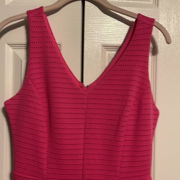 NWOT Metaphor v neck sleeveless dress in pink size Small - Picture 5 of 12
